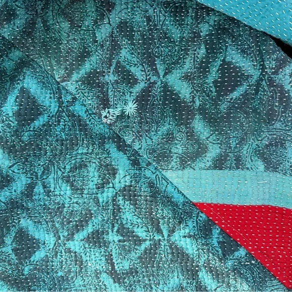 Namai: The Ladhiya Quilted Patchwork Kantha - Picture 10 of 13